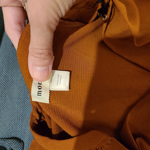 Bundle Only 💌 V-neck belted top (needs to bundle) - Picture 4 of 4